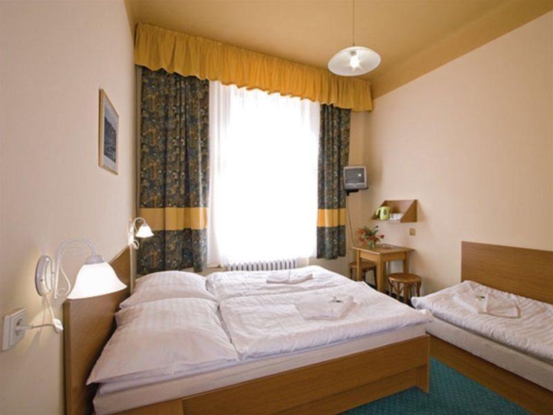 Hotel Sofia Прага Номер фото